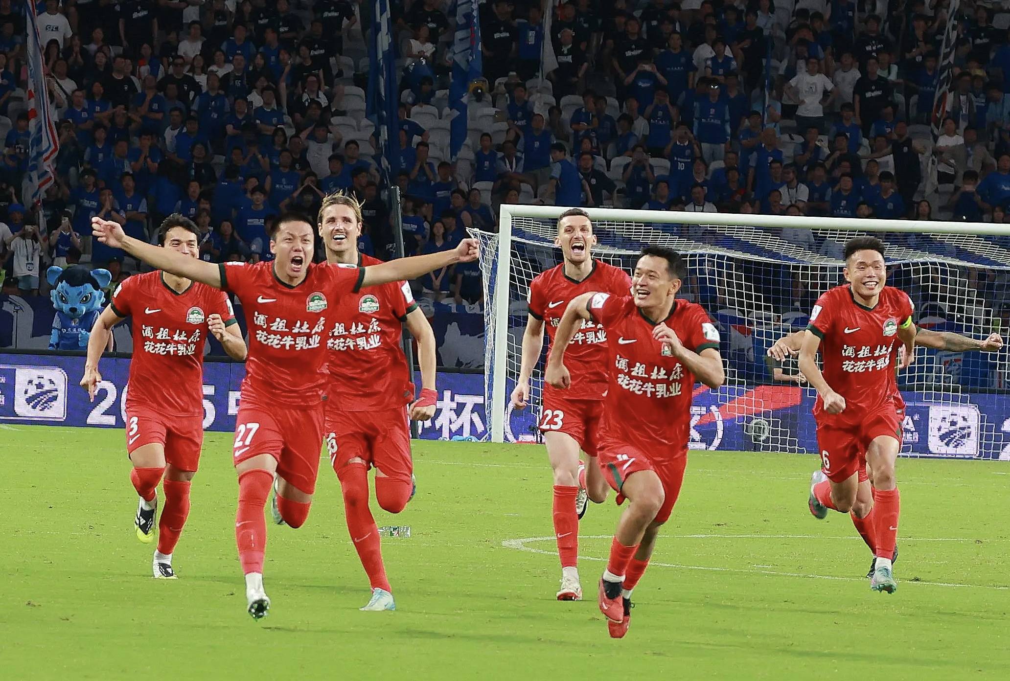 不仅打击了, 之间的再度