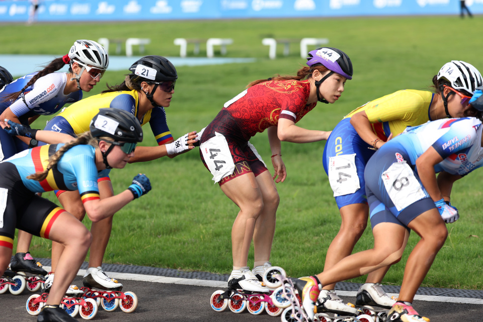 新华社记者, https 新华社记者, https