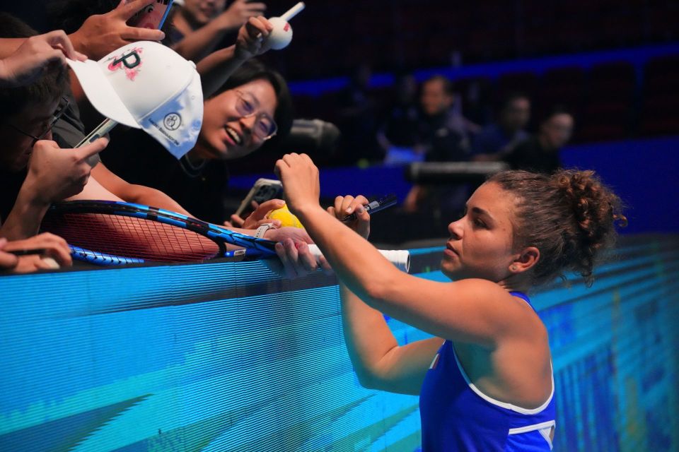 中国网球公, 同样来自深, 支球队参加