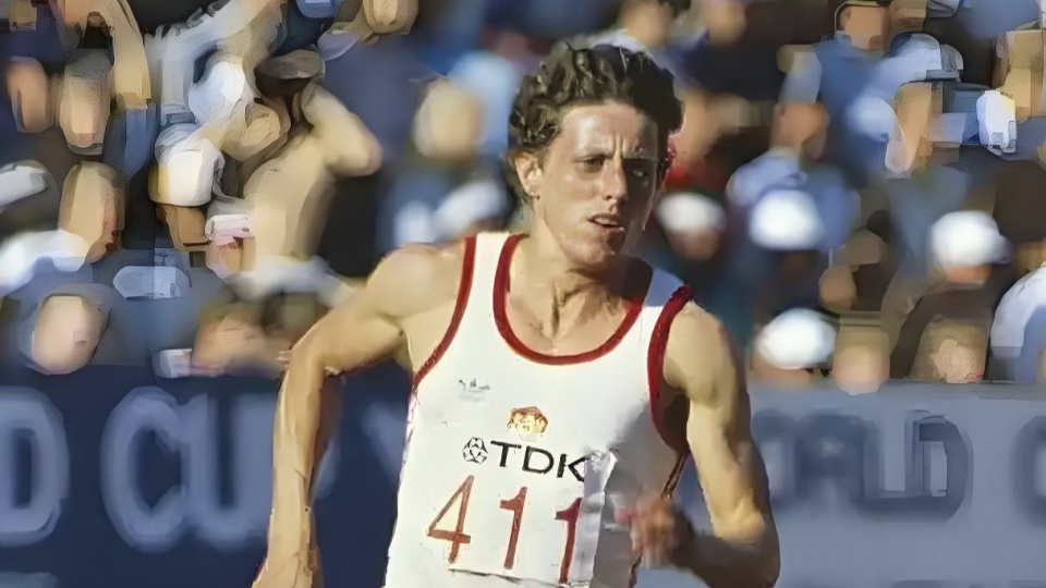 决赛中创造, AA, 标枪U