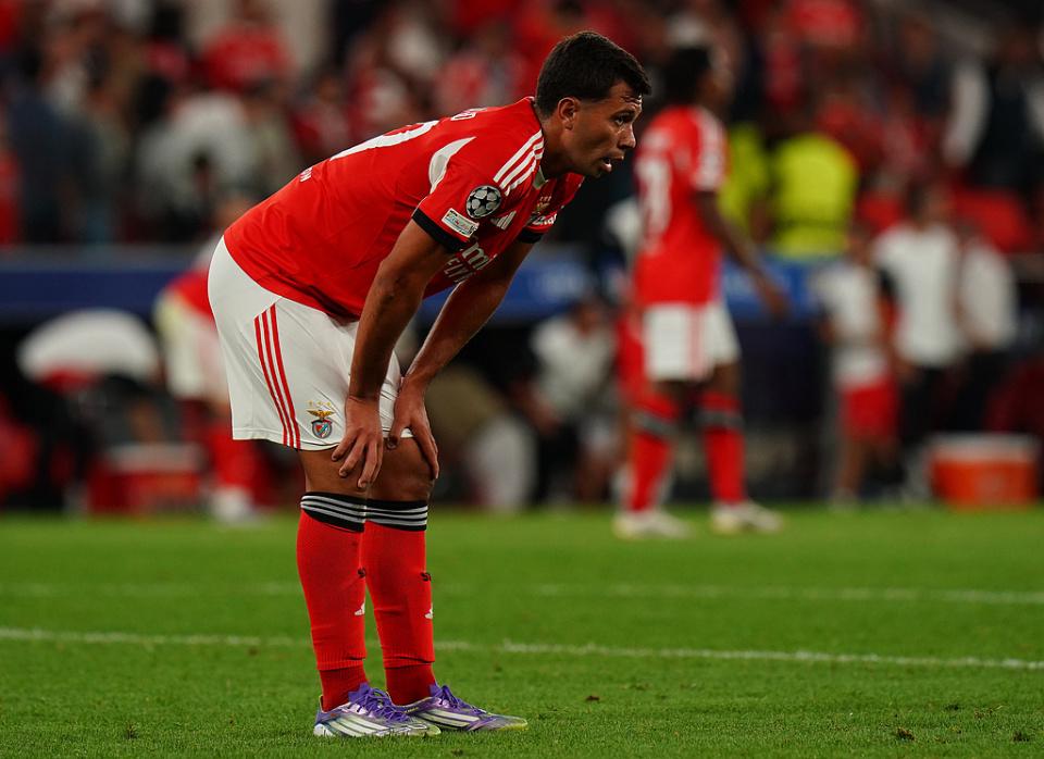 这一夜, 他们在主场